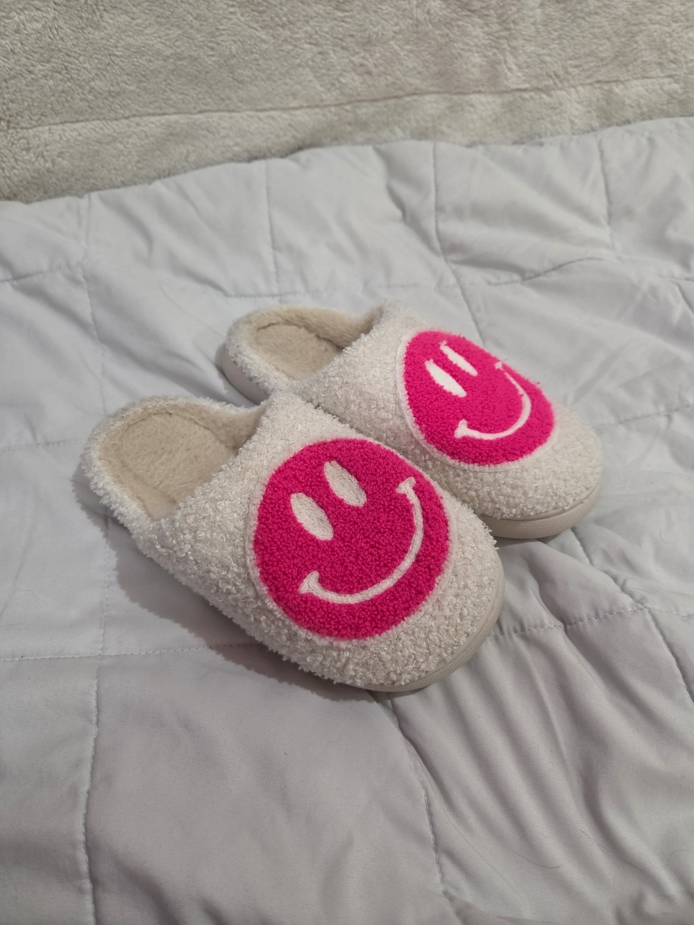 Pink Smiley Slip-On Slippers Size 7